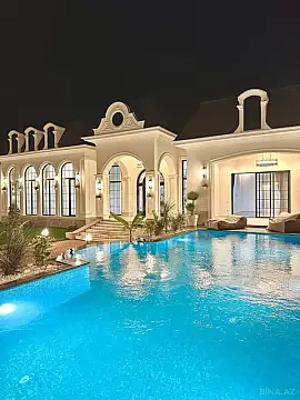 Satılır 5 otaqlı həyət evi 240 m²