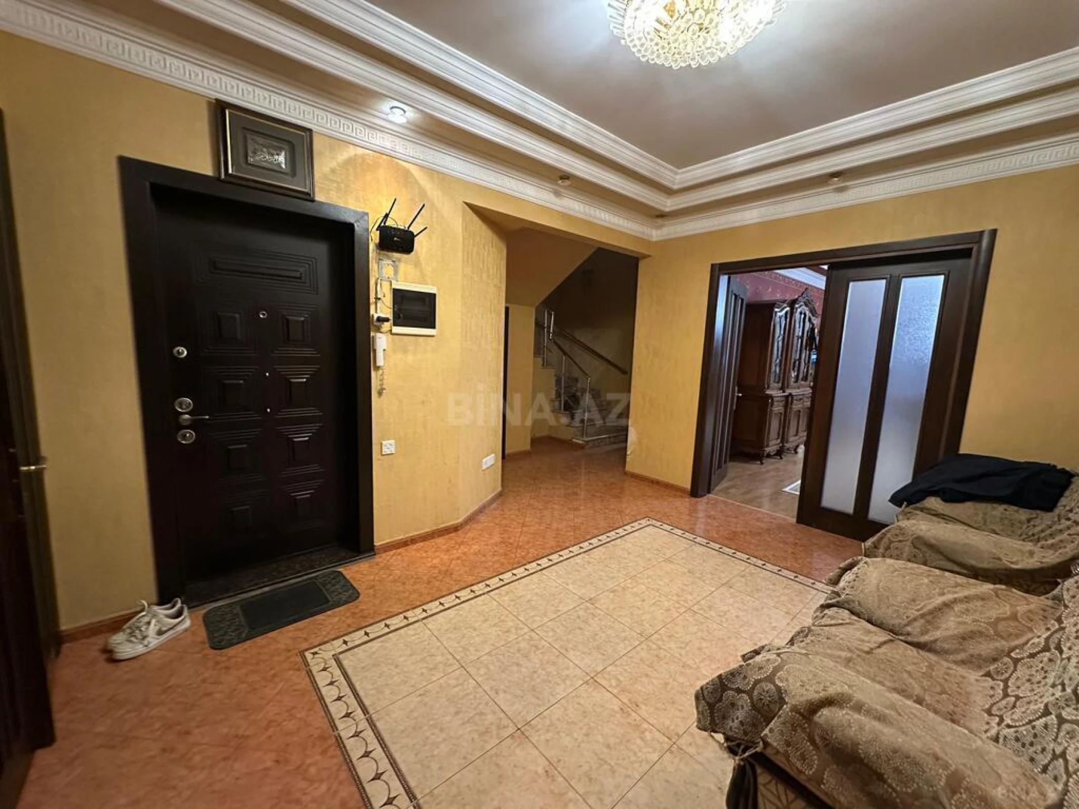 Satılır 7 otaqlı mənzil 350 m²