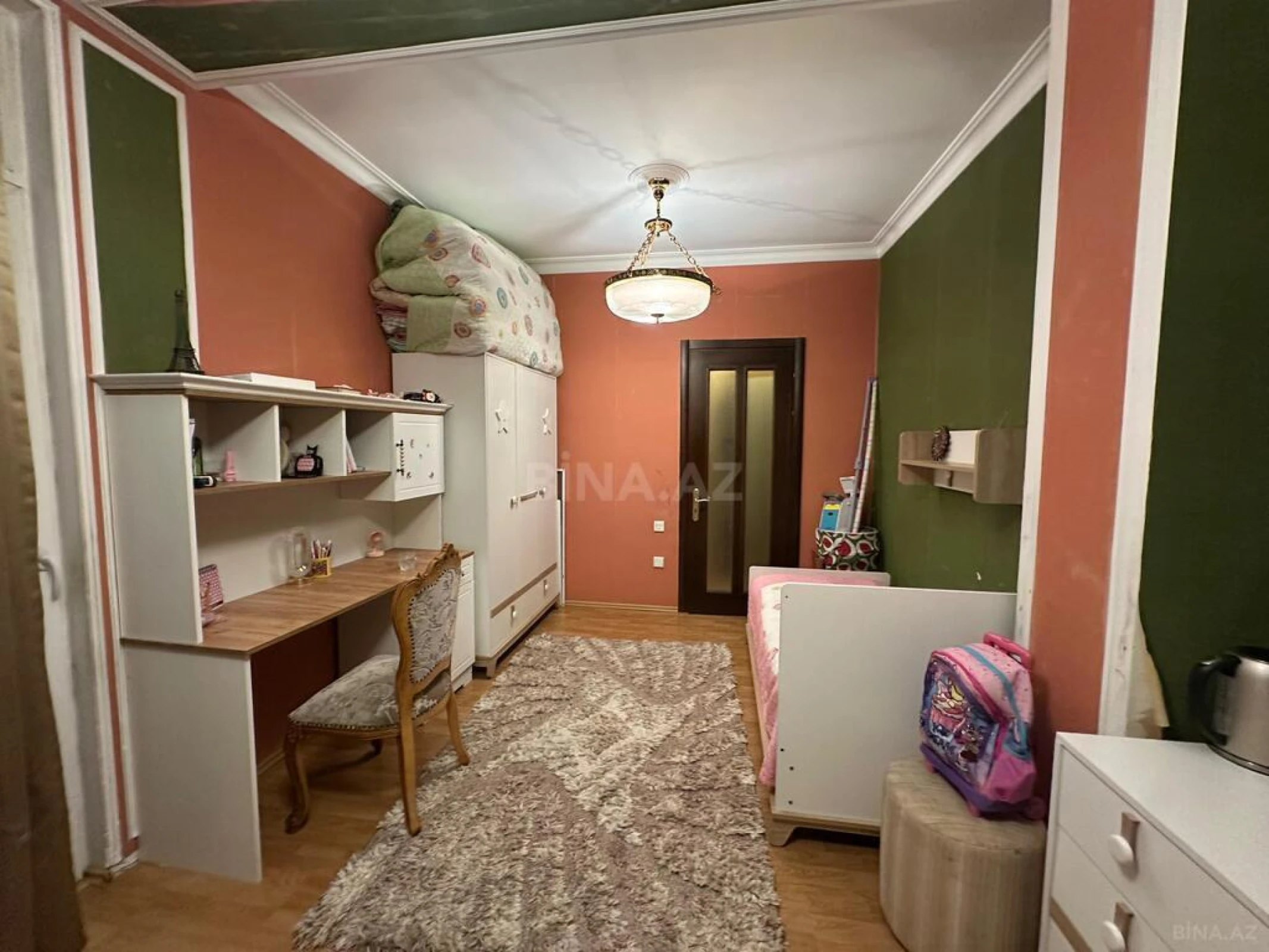 Satılır 7 otaqlı mənzil 350 m²