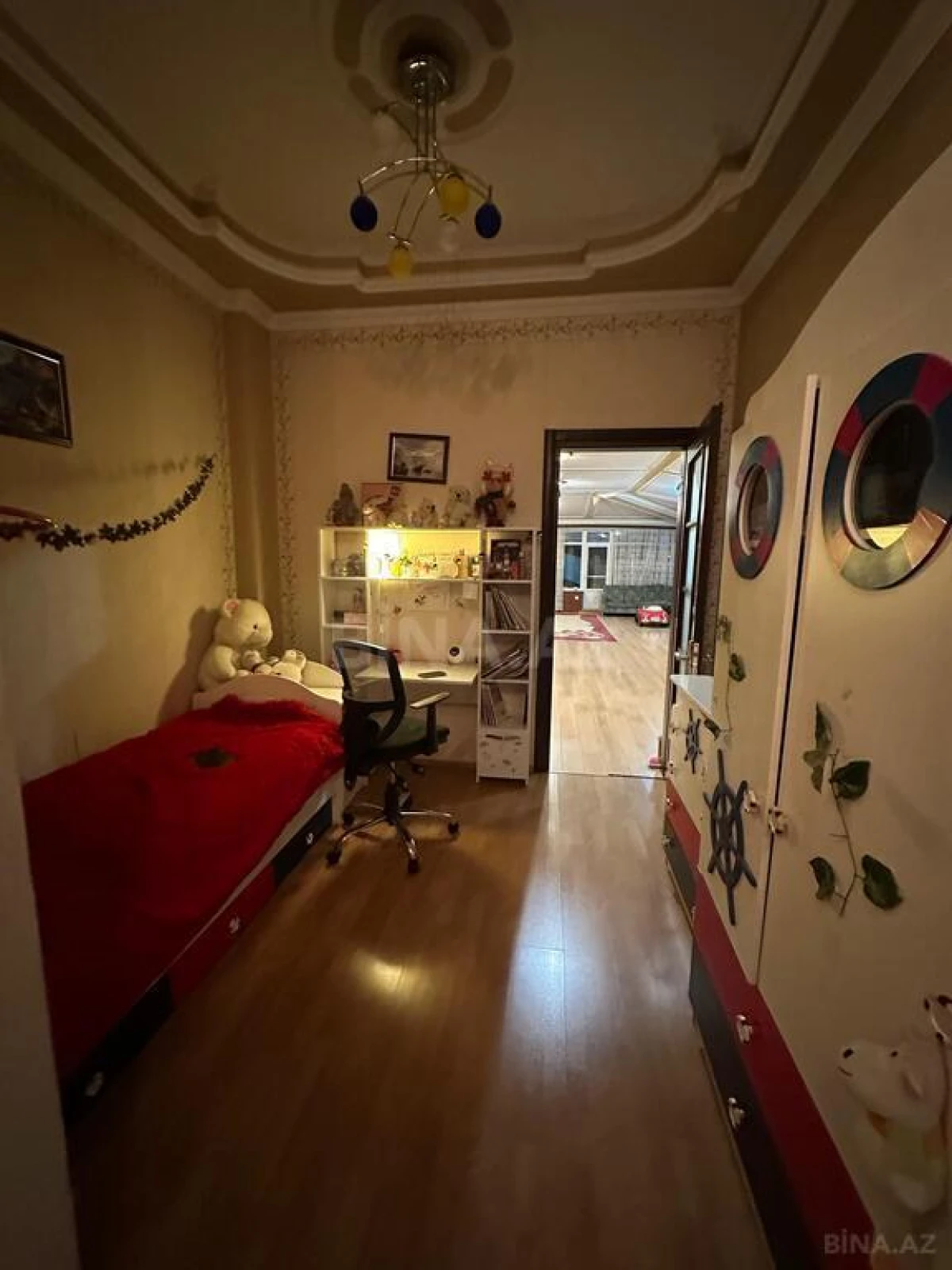 Satılır 7 otaqlı mənzil 350 m²