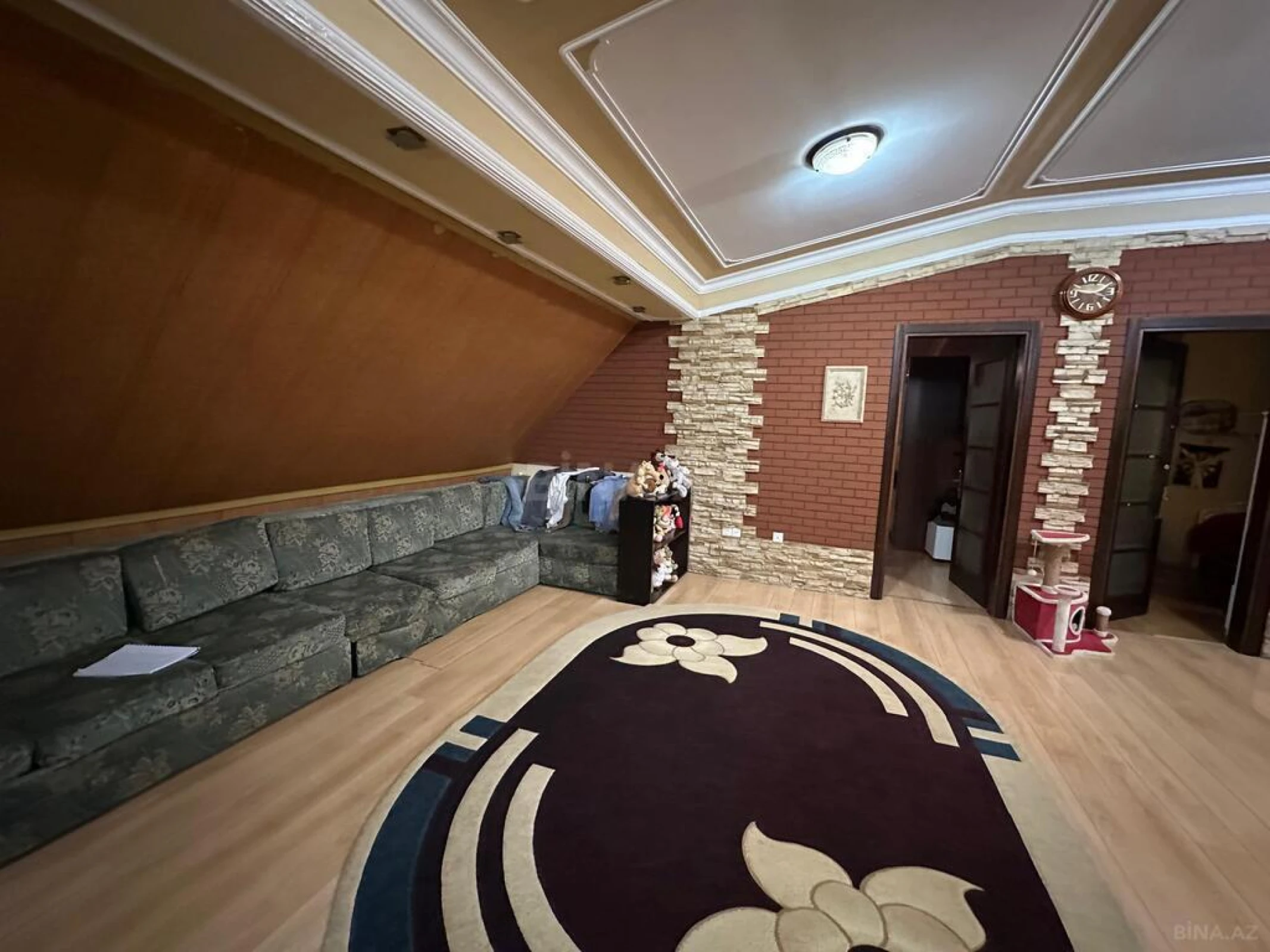 Satılır 7 otaqlı mənzil 350 m²