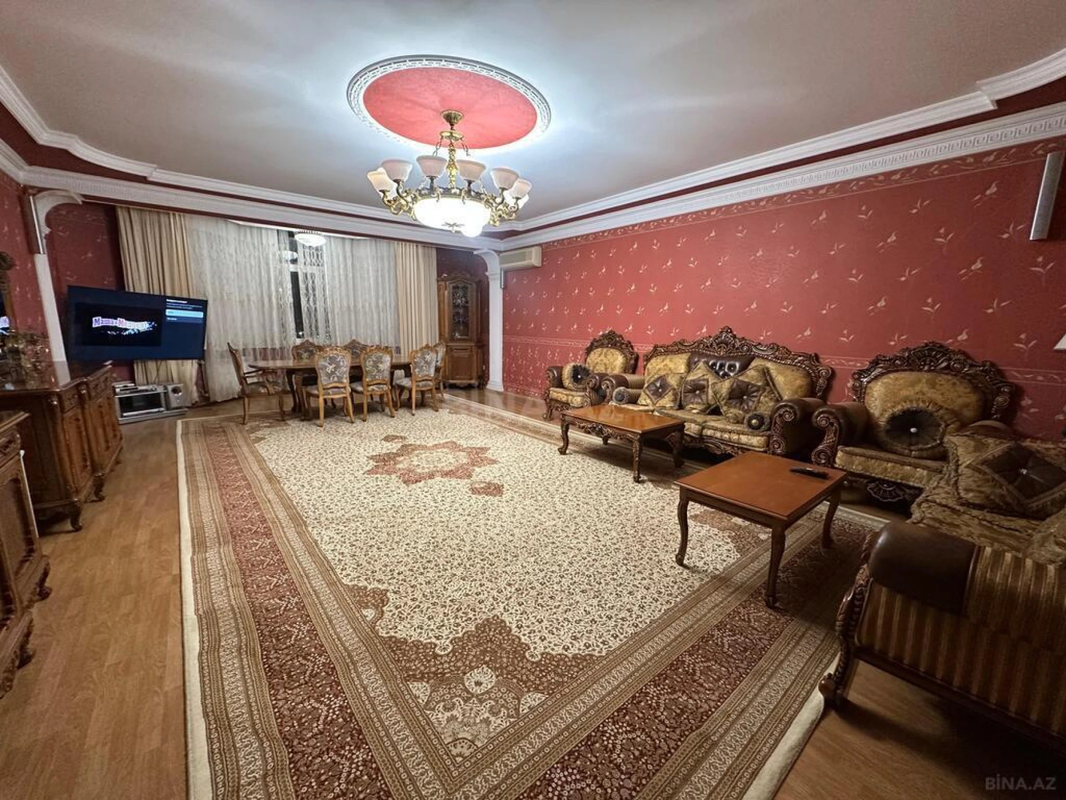 Satılır 7 otaqlı mənzil 350 m²