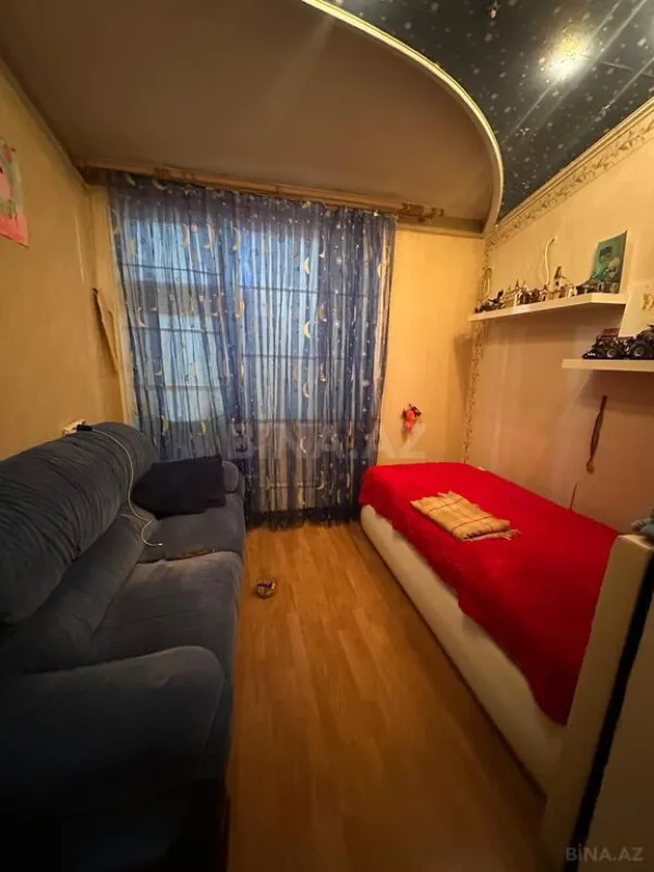 Satılır 7 otaqlı mənzil 350 m²