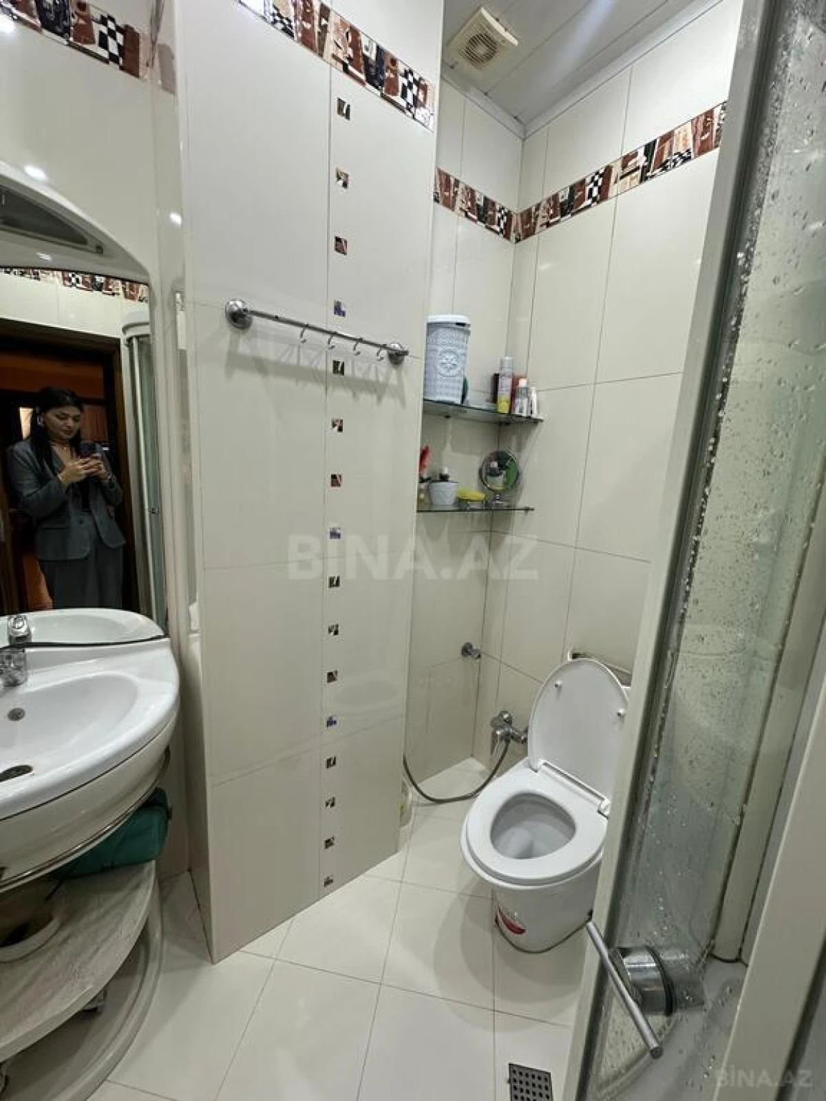 Satılır 7 otaqlı mənzil 350 m²