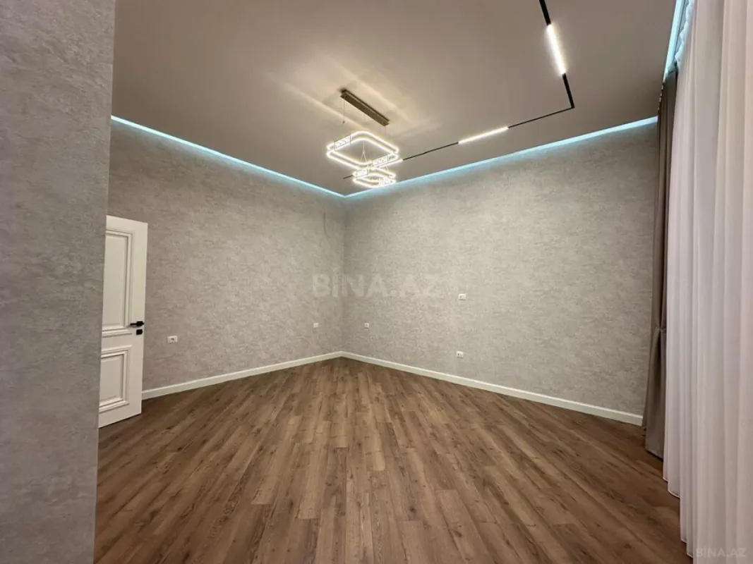 Satılır 5 otaqlı həyət evi 250 m²