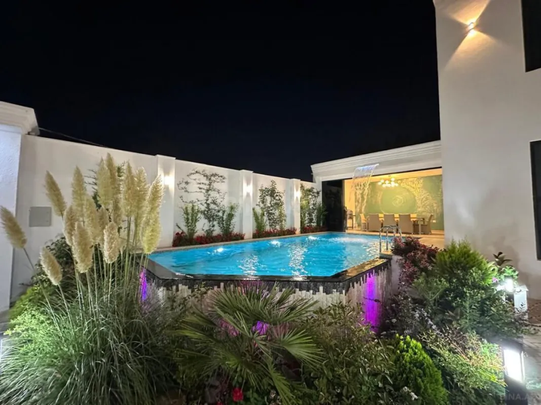 Satılır 5 otaqlı həyət evi 250 m²