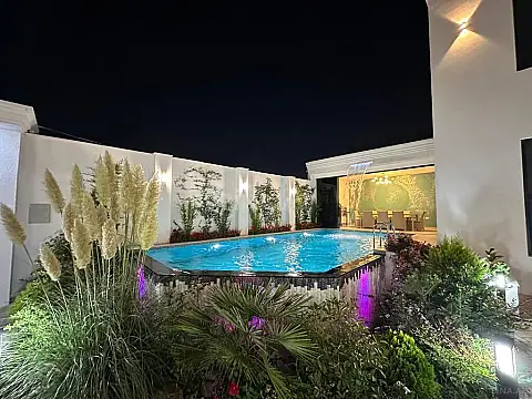 Satılır 5 otaqlı həyət evi 250 m²