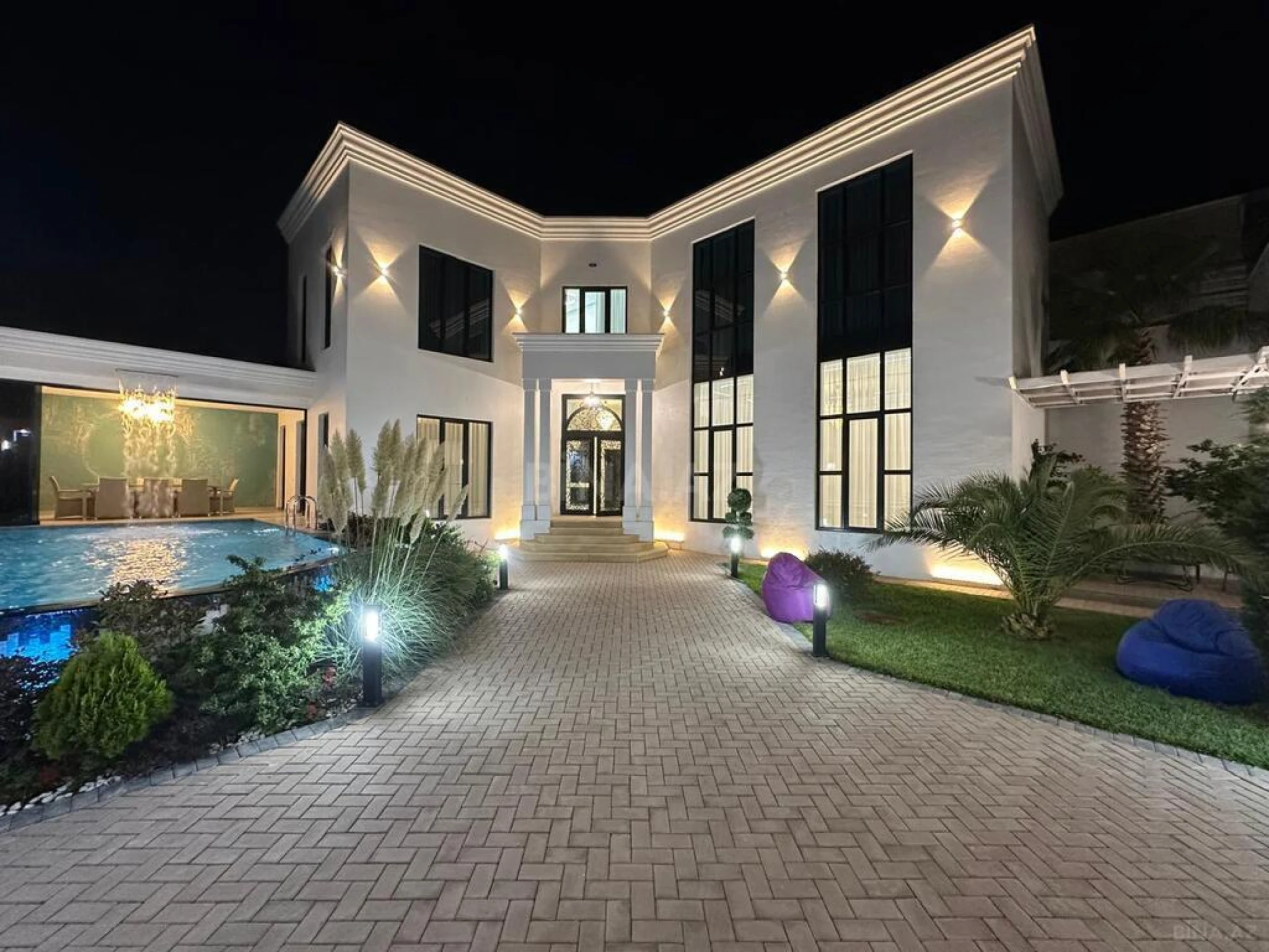 Satılır 5 otaqlı həyət evi 250 m²