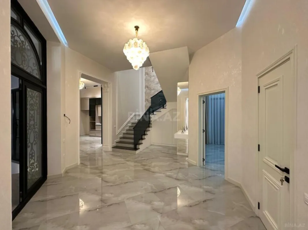 Satılır 5 otaqlı həyət evi 250 m²