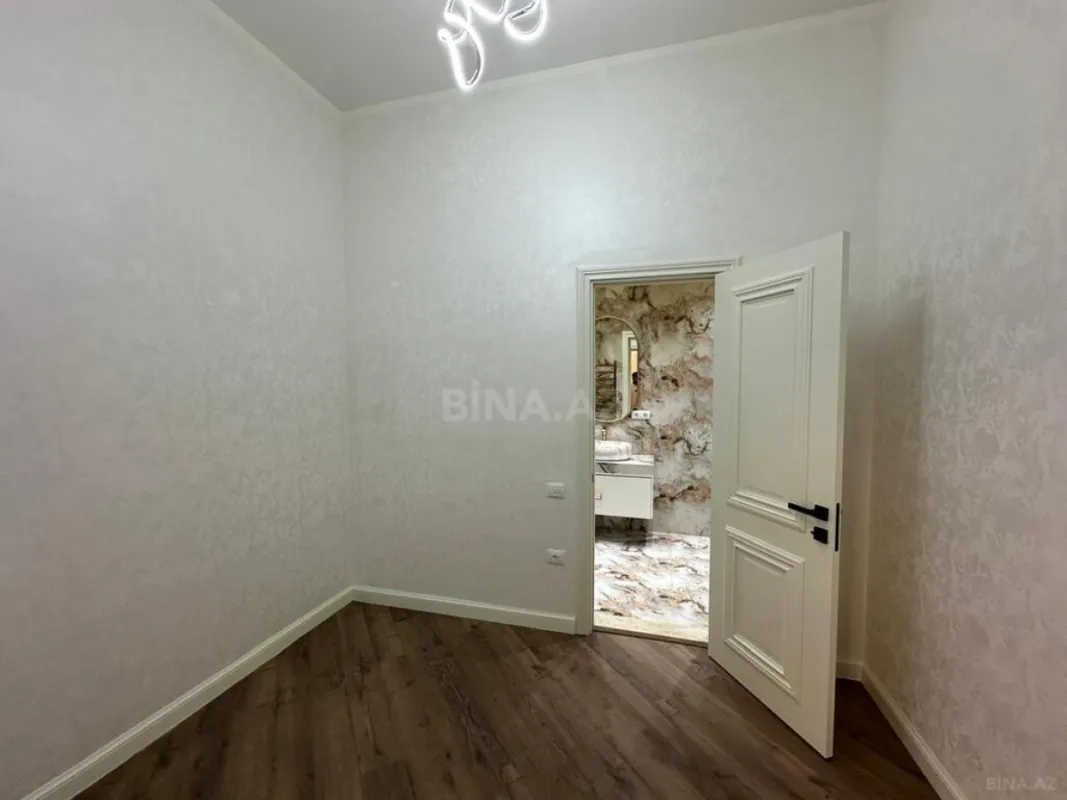 Satılır 5 otaqlı həyət evi 250 m²
