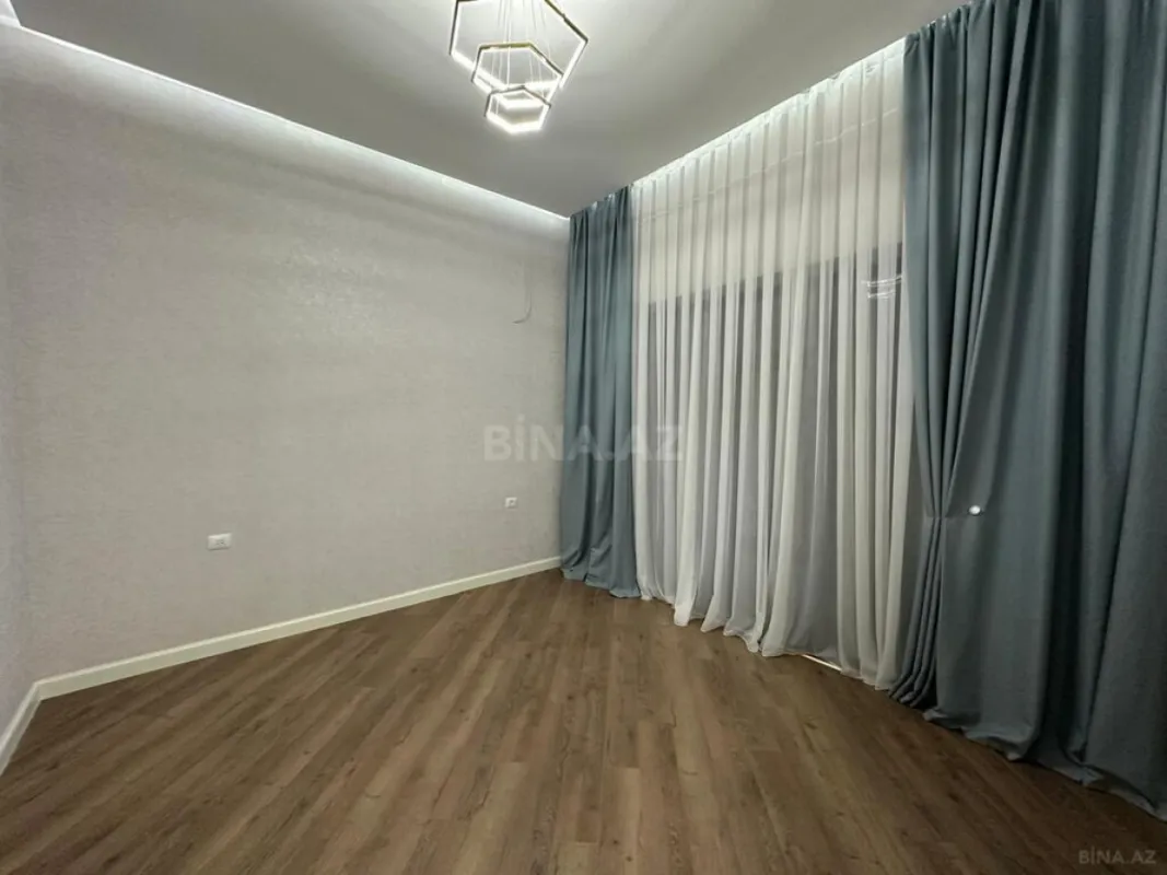Satılır 5 otaqlı həyət evi 250 m²