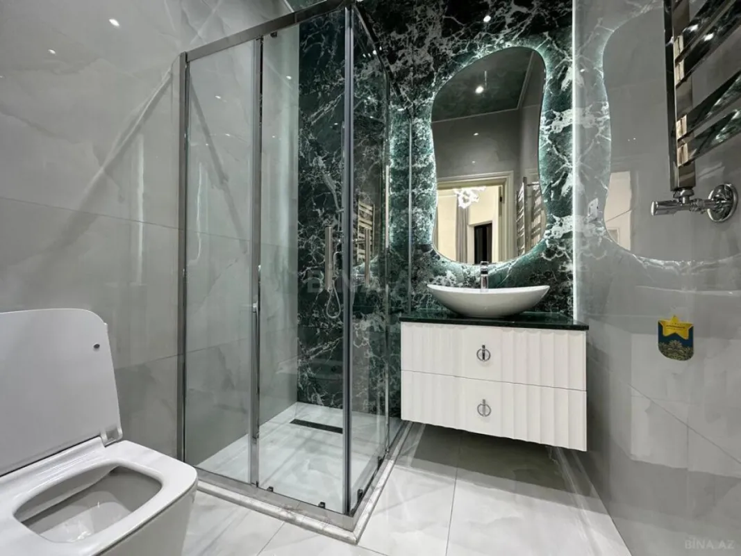 Satılır 5 otaqlı həyət evi 250 m²