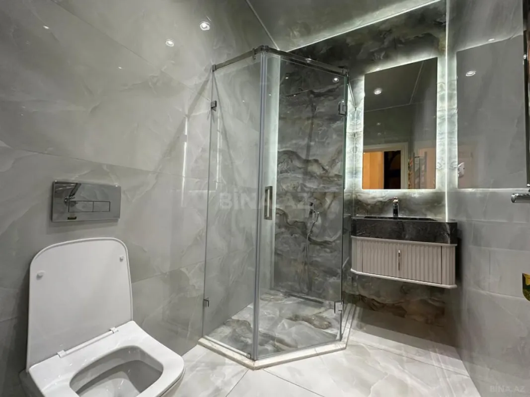 Satılır 5 otaqlı həyət evi 250 m²