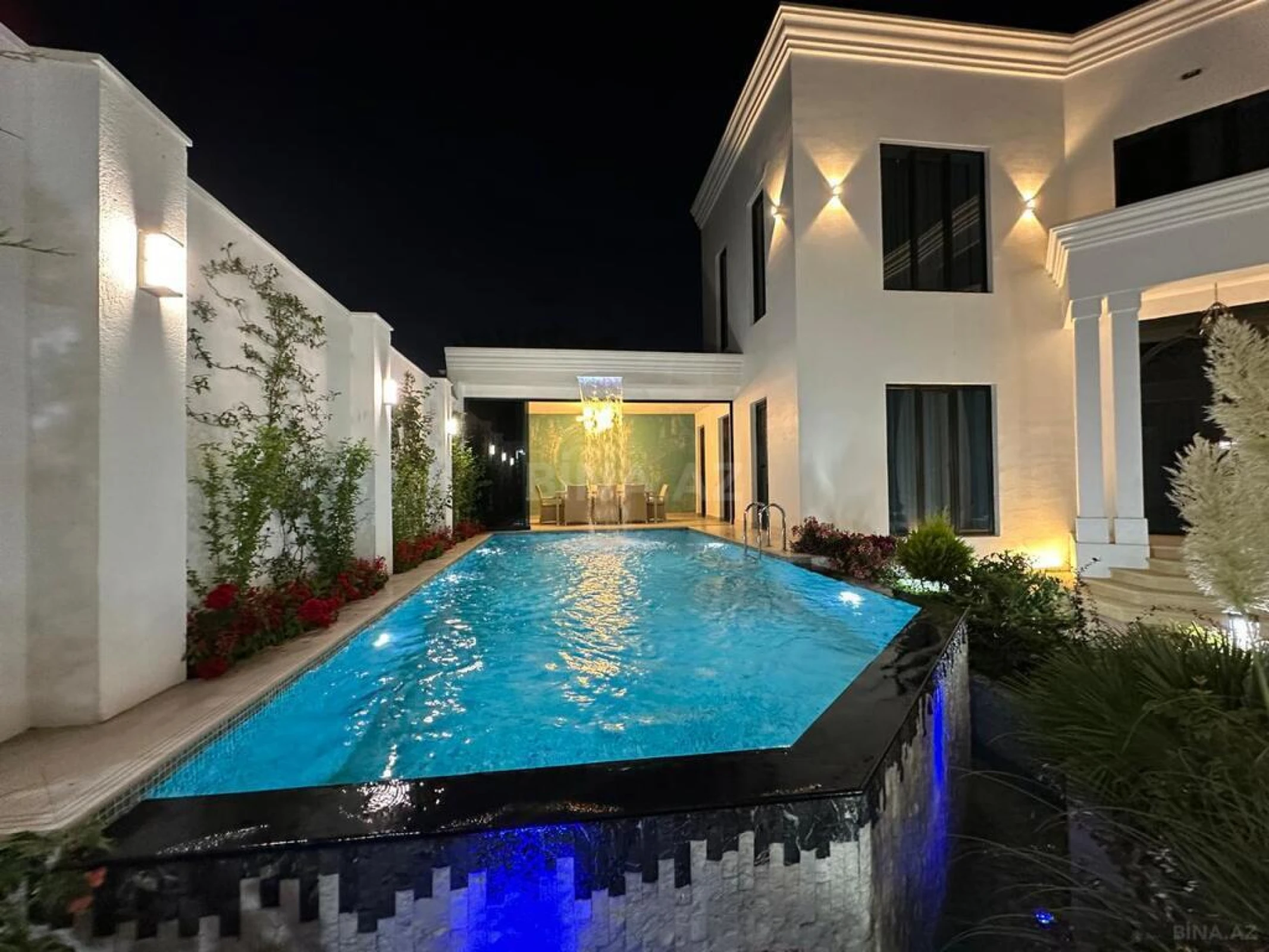 Satılır 5 otaqlı həyət evi 250 m²