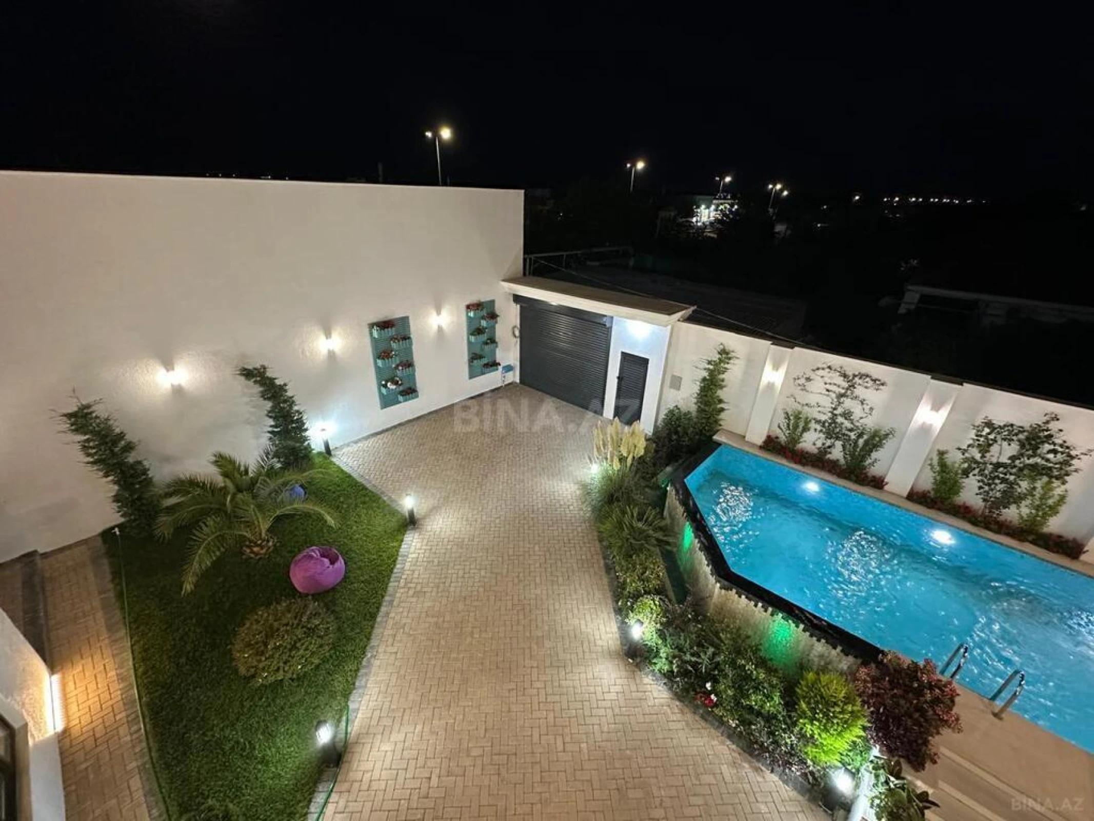 Satılır 5 otaqlı həyət evi 250 m²