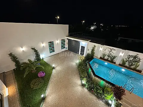 Satılır 5 otaqlı həyət evi 250 m²