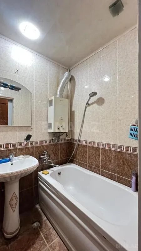 Satılır 4 otaqlı mənzil 120 m²