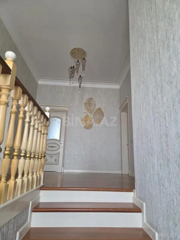 Satılır 11 otaqlı həyət evi 480 m²