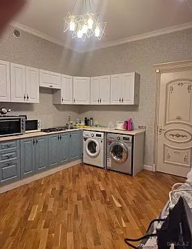 Satılır 11 otaqlı həyət evi 480 m²