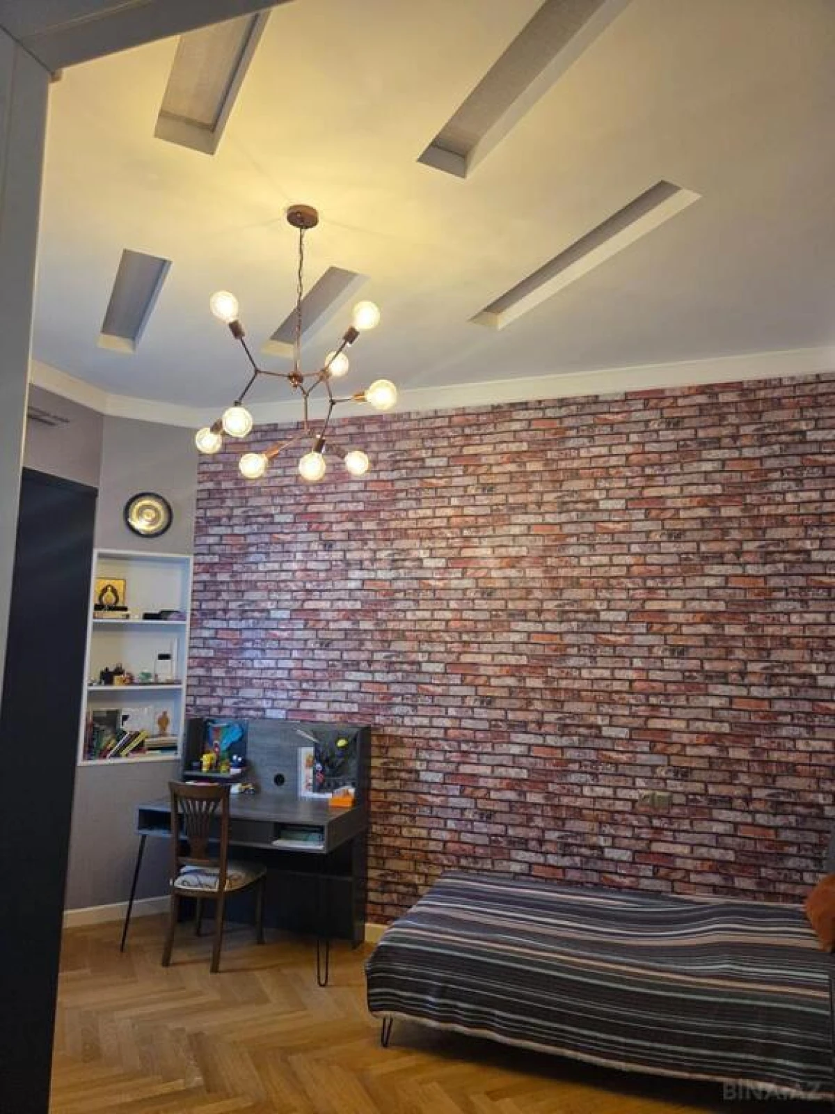 Satılır 11 otaqlı həyət evi 480 m²