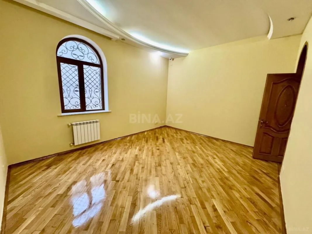 Satılır 5 otaqlı həyət evi 480 m²