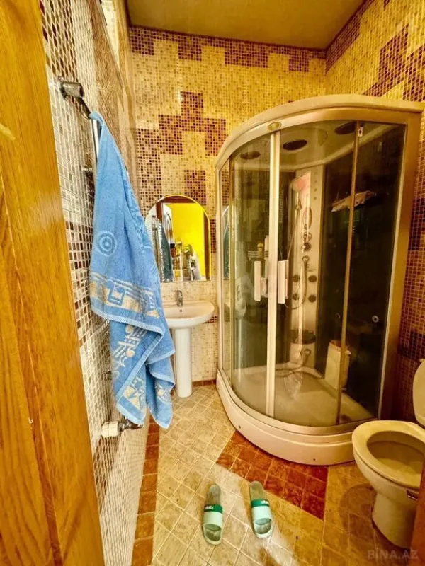 Satılır 5 otaqlı həyət evi 480 m²