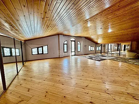 Satılır 5 otaqlı həyət evi 480 m²