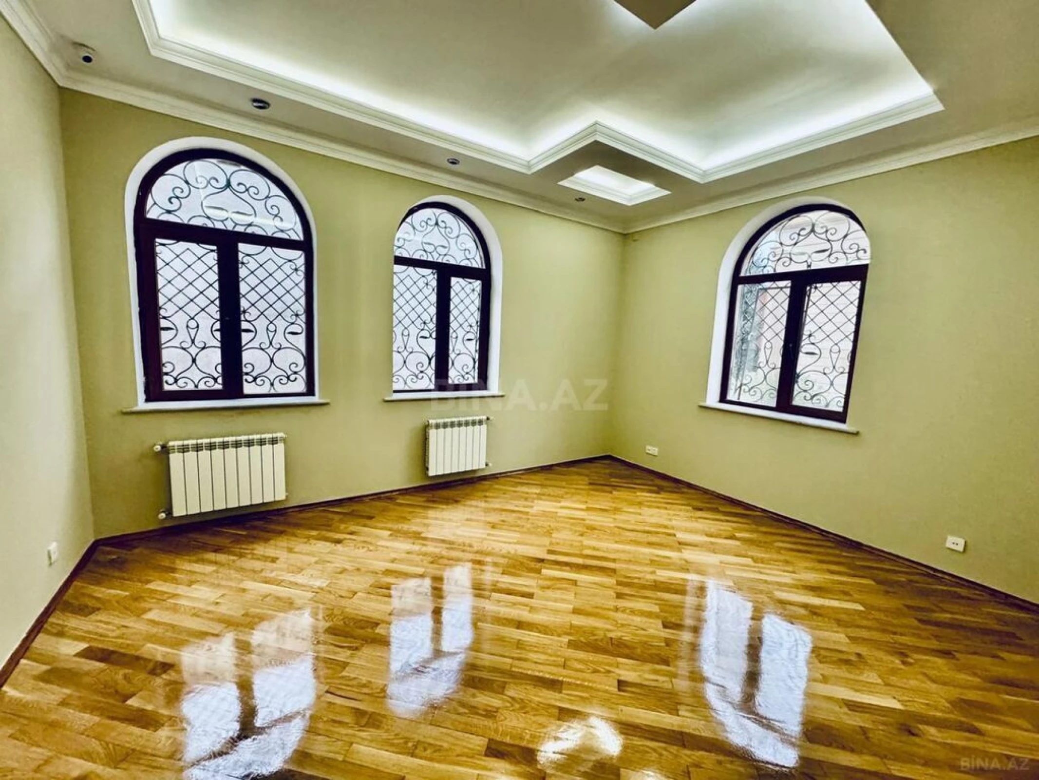 Satılır 5 otaqlı həyət evi 480 m²