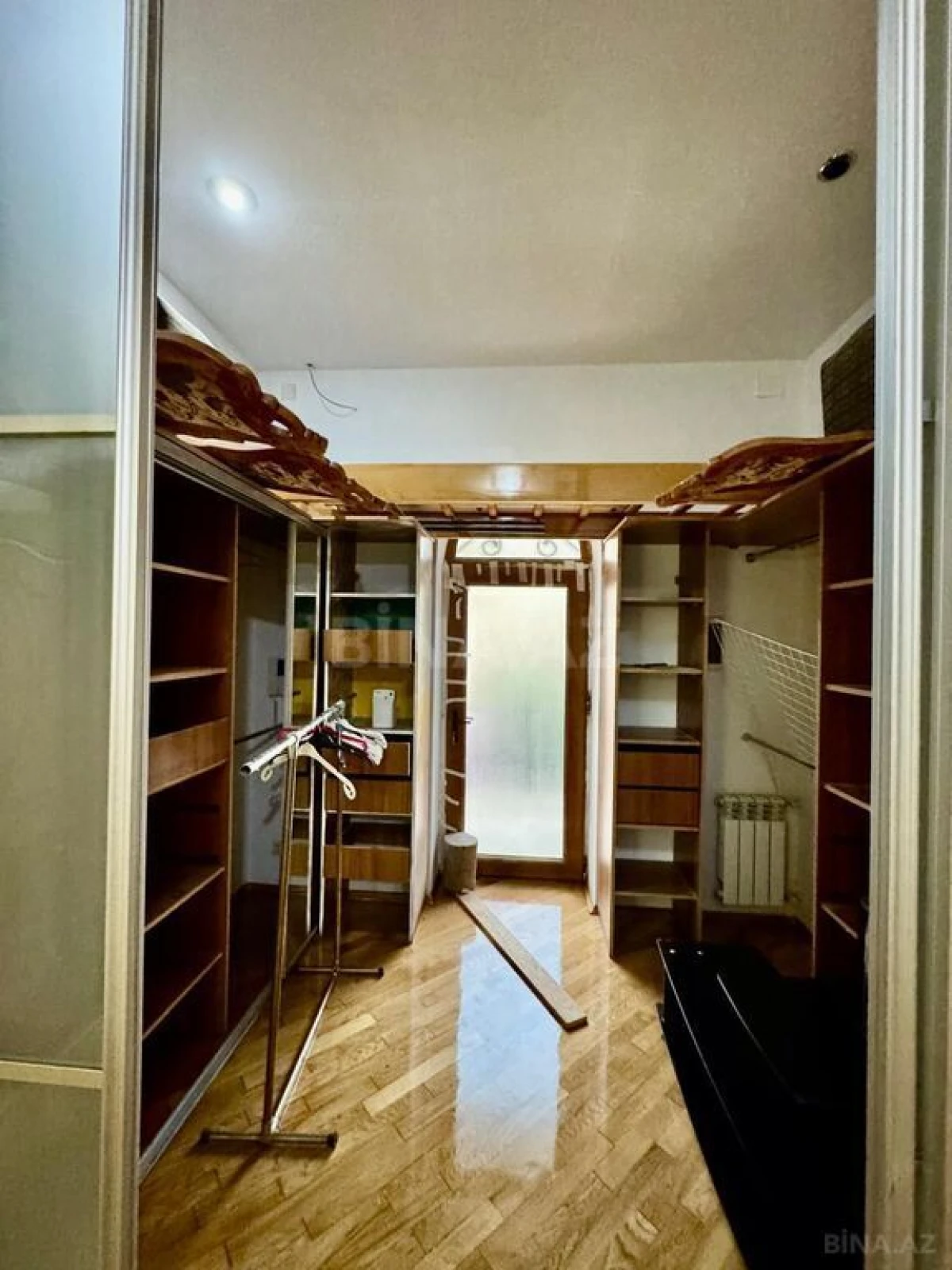 Satılır 5 otaqlı həyət evi 480 m²