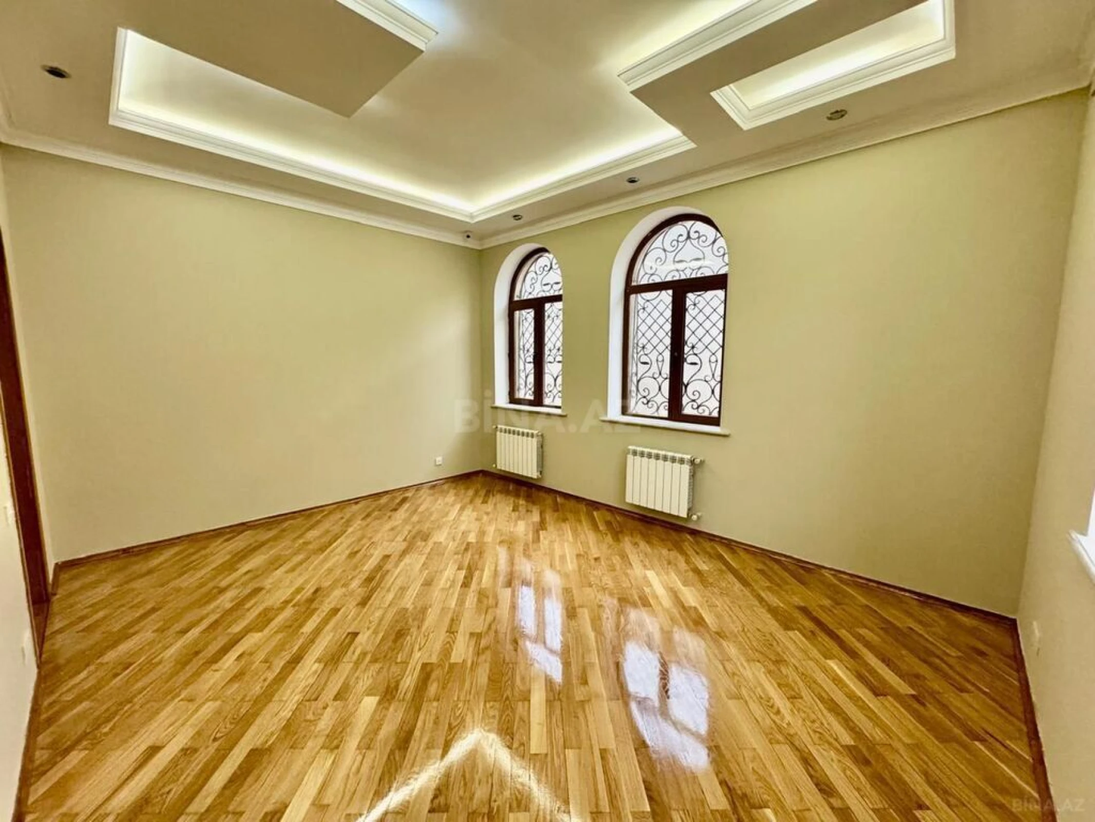 Satılır 5 otaqlı həyət evi 480 m²