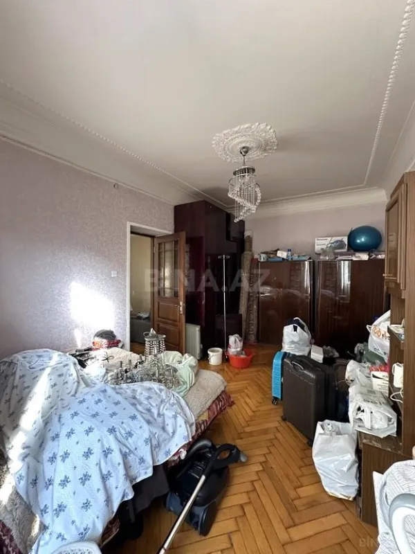 Satılır 4 otaqlı mənzil 100 m²