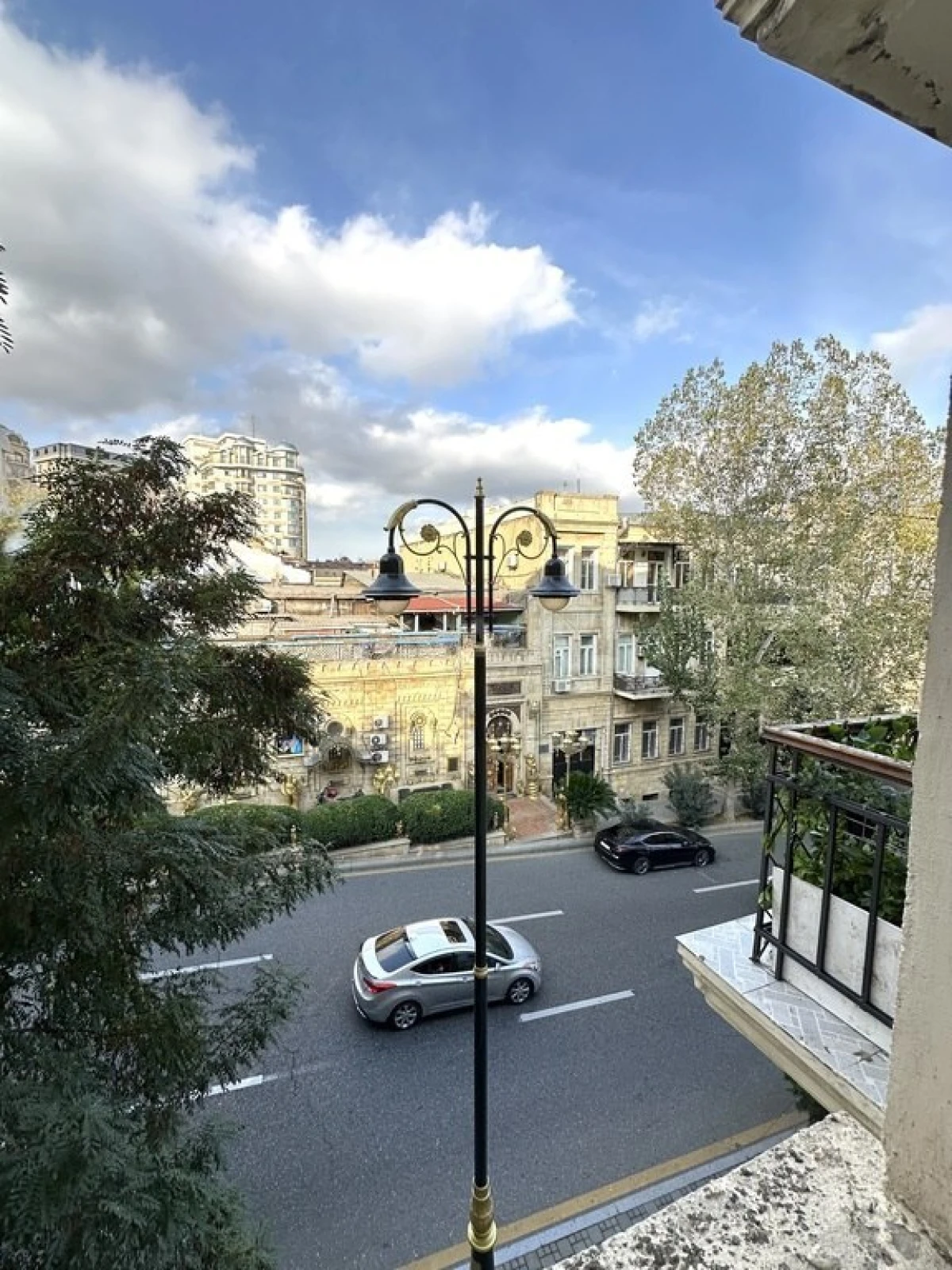 Satılır 4 otaqlı mənzil 100 m²