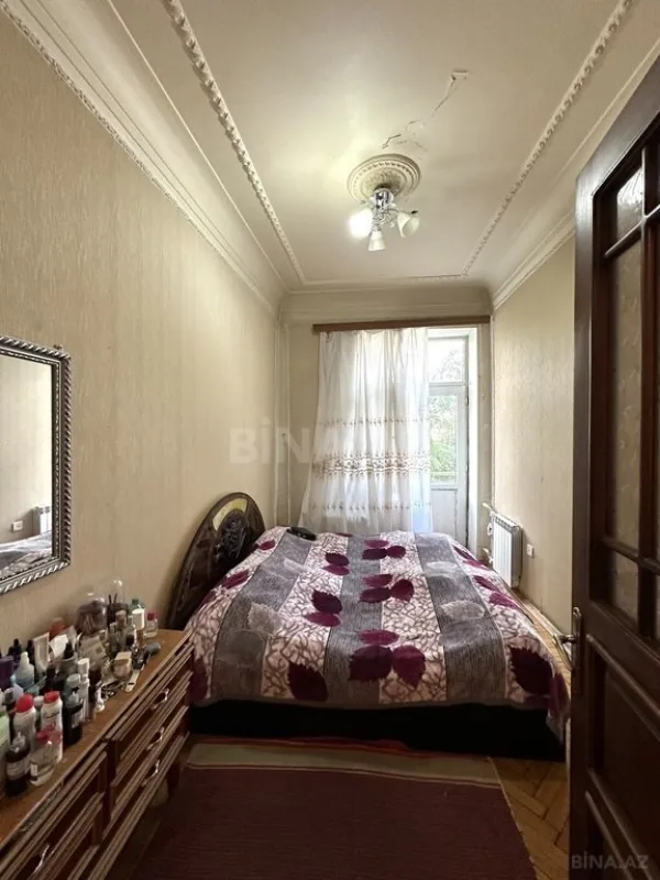 Satılır 4 otaqlı mənzil 100 m²