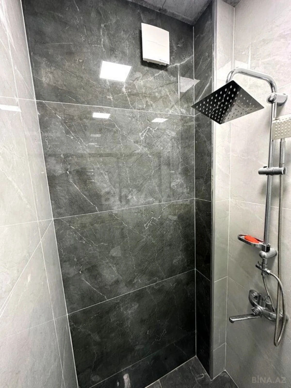 Satılır 2 otaqlı mənzil 75 m²