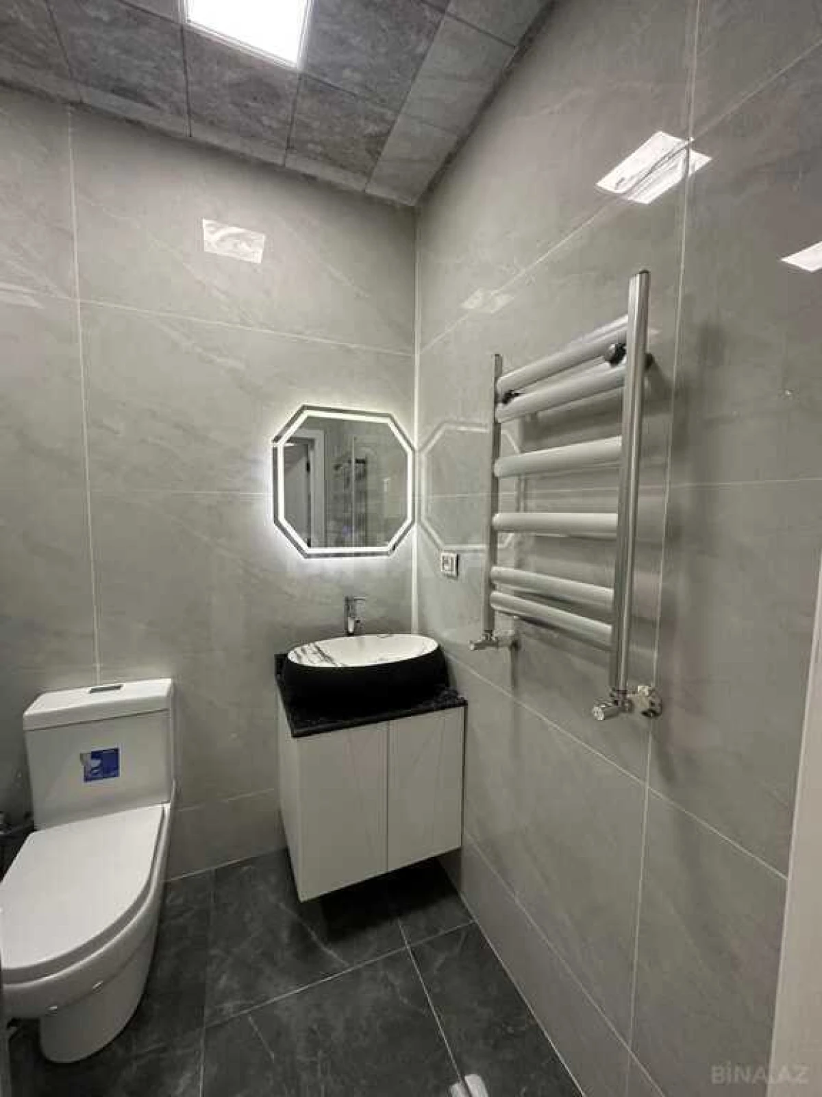 Satılır 2 otaqlı mənzil 75 m²