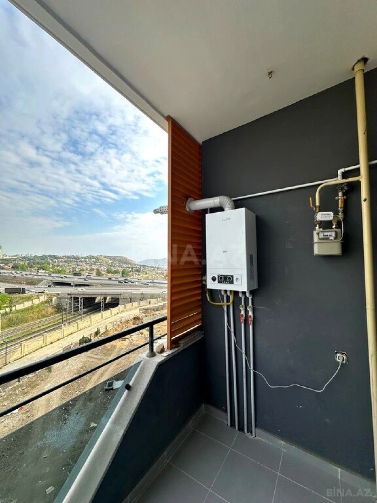 Satılır 2 otaqlı mənzil 75 m²