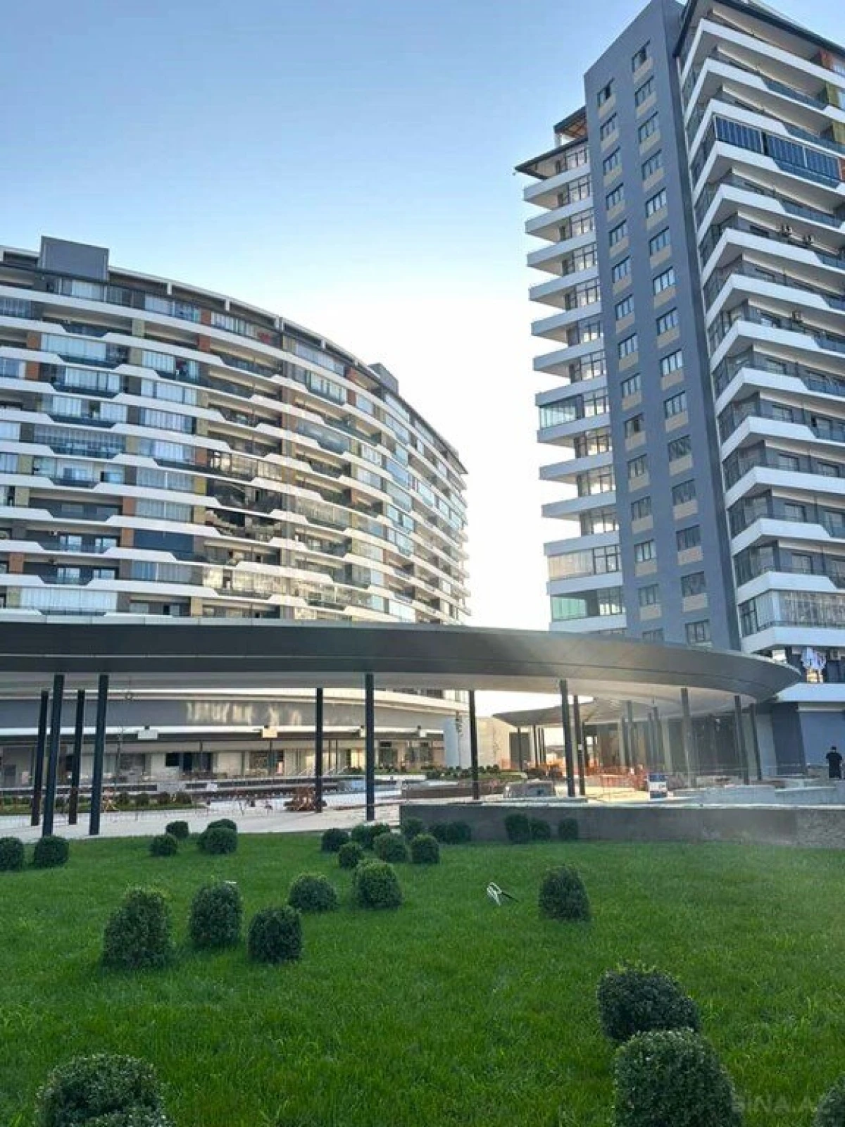 Satılır 2 otaqlı mənzil 75 m²