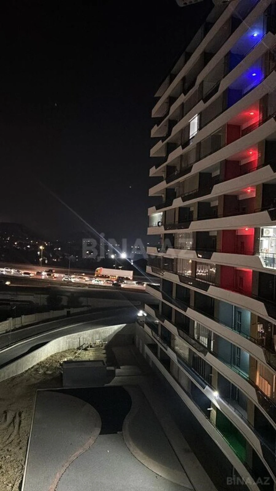 Satılır 2 otaqlı mənzil 75 m²