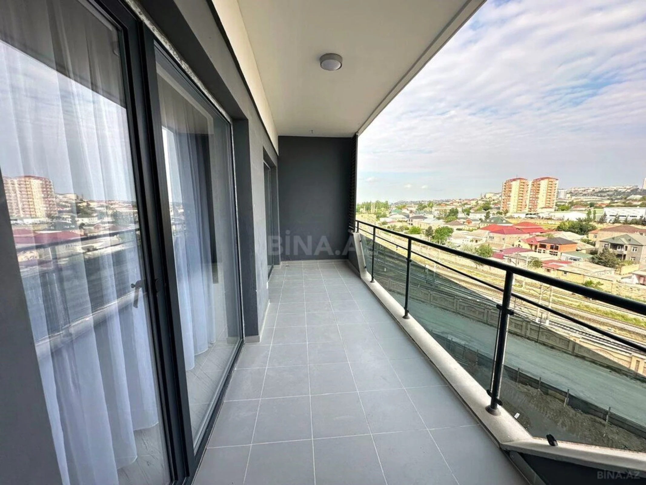 Satılır 2 otaqlı mənzil 75 m²