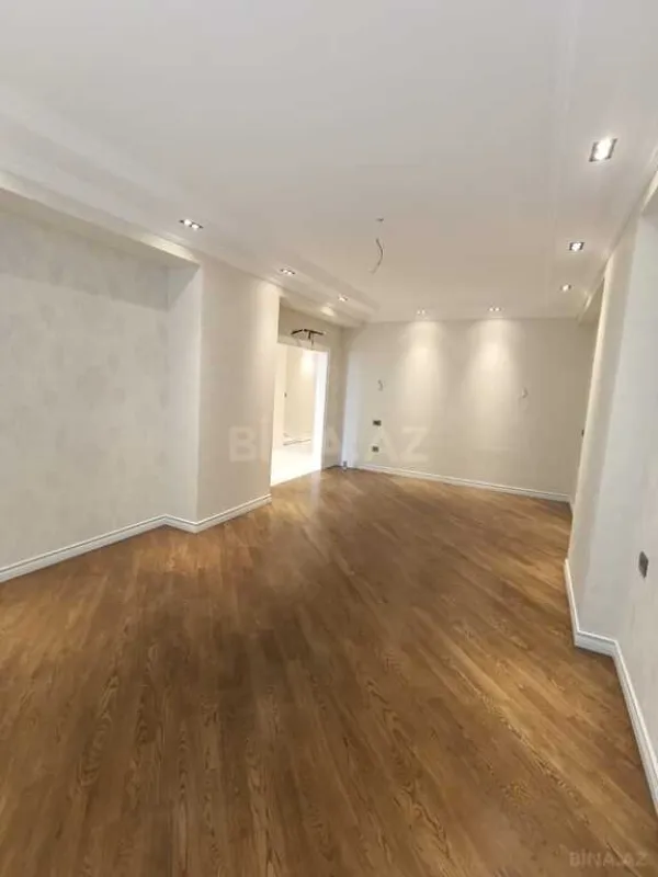 Satılır 3 otaqlı mənzil 155 m²