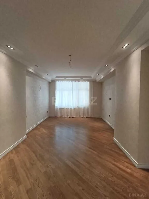 Satılır 3 otaqlı mənzil 155 m²