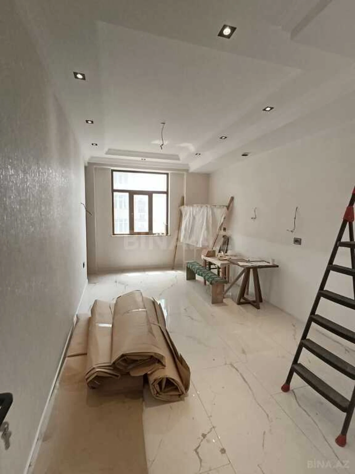 Satılır 3 otaqlı mənzil 155 m²