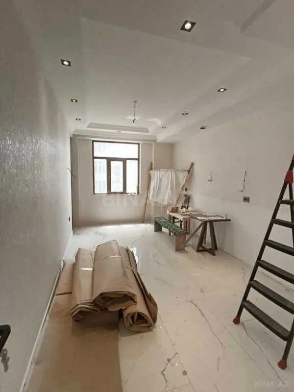 Satılır 3 otaqlı mənzil 155 m²