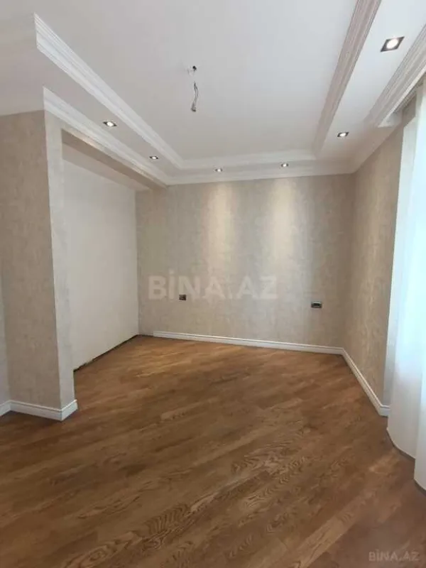 Satılır 3 otaqlı mənzil 155 m²