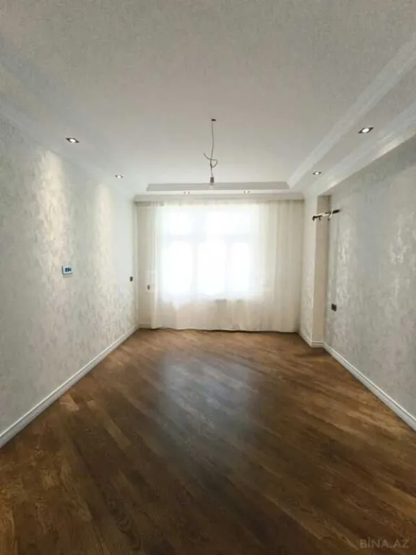 Satılır 3 otaqlı mənzil 155 m²