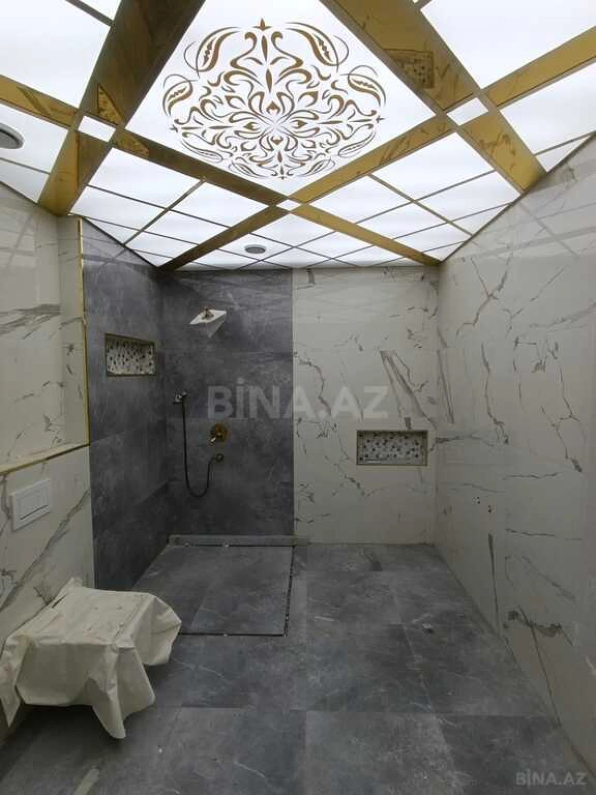 Satılır 3 otaqlı mənzil 155 m²