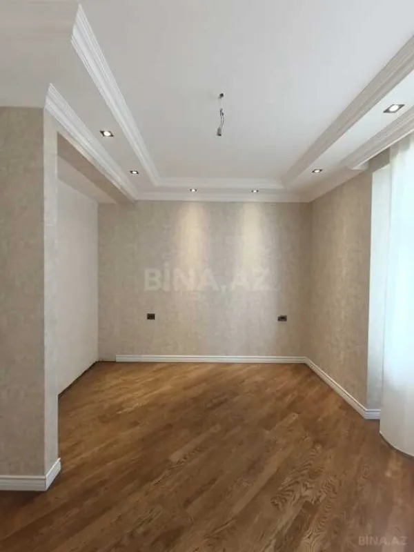 Satılır 3 otaqlı mənzil 155 m²
