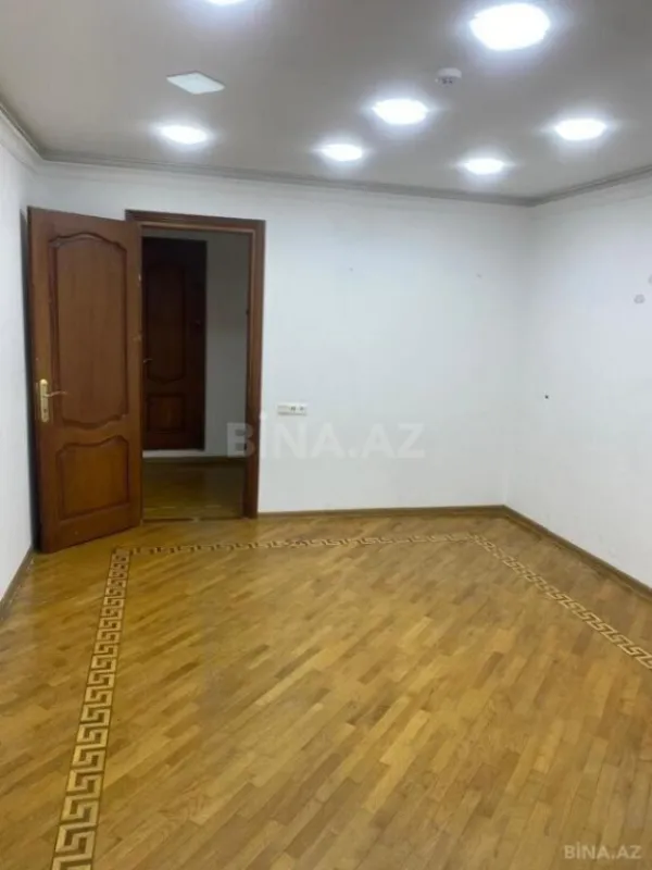 Kirayə verilir 4 otaqlı ofis 140 m²