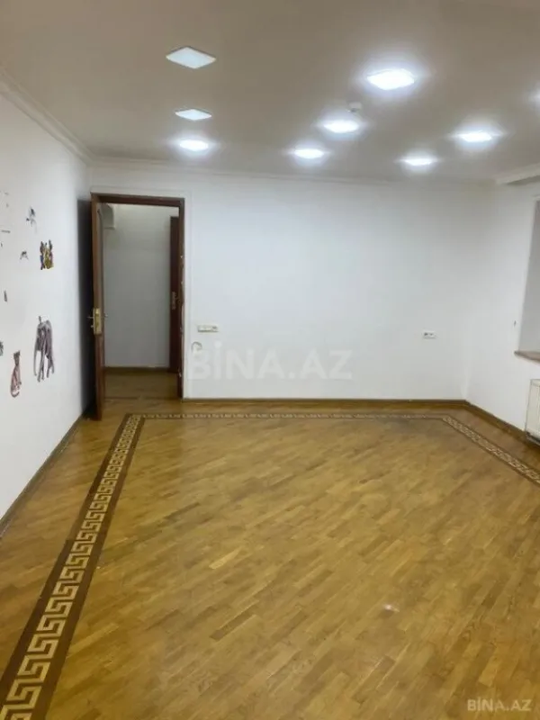 Kirayə verilir 4 otaqlı ofis 140 m²