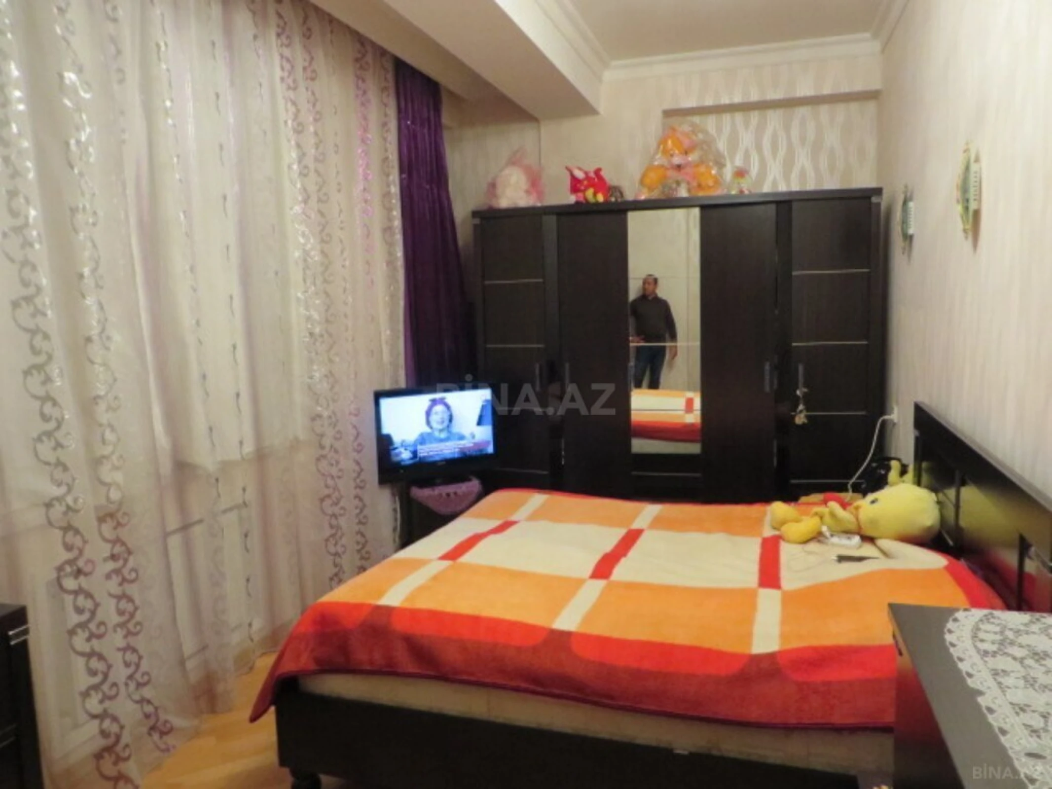 Satılır 4 otaqlı mənzil 160 m²